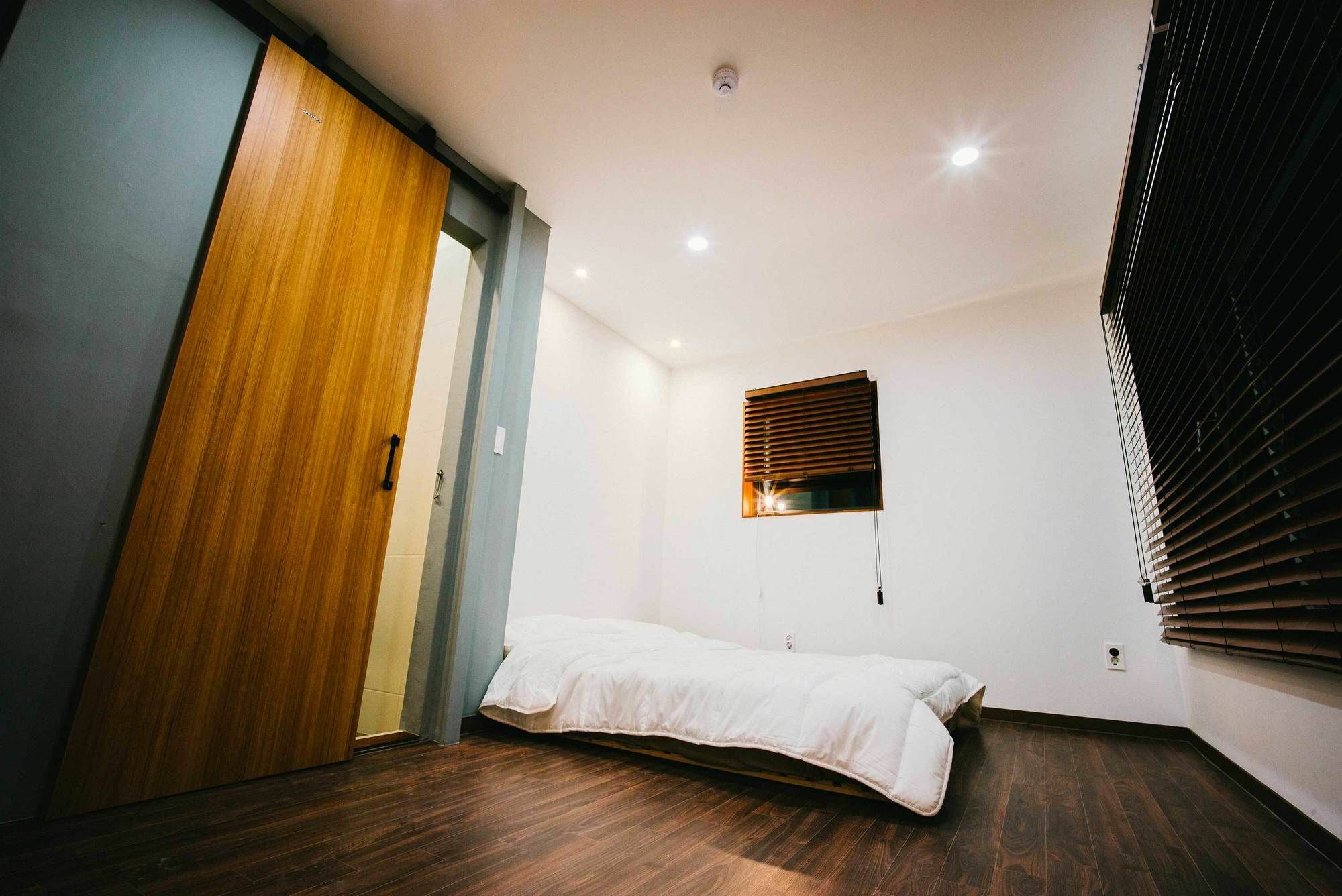 Morning Dew Guesthouse Пусан Екстериор снимка