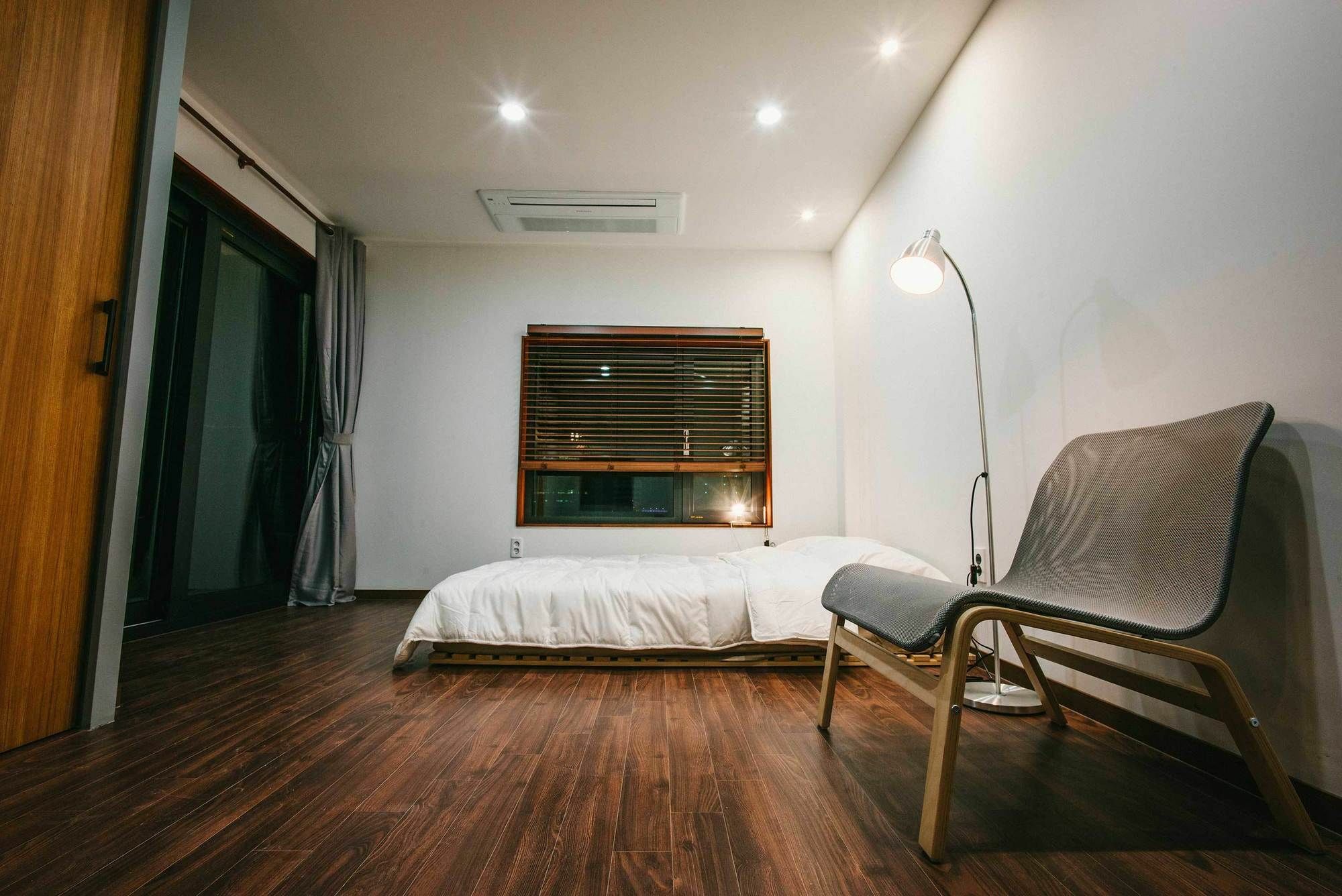 Morning Dew Guesthouse Пусан Екстериор снимка