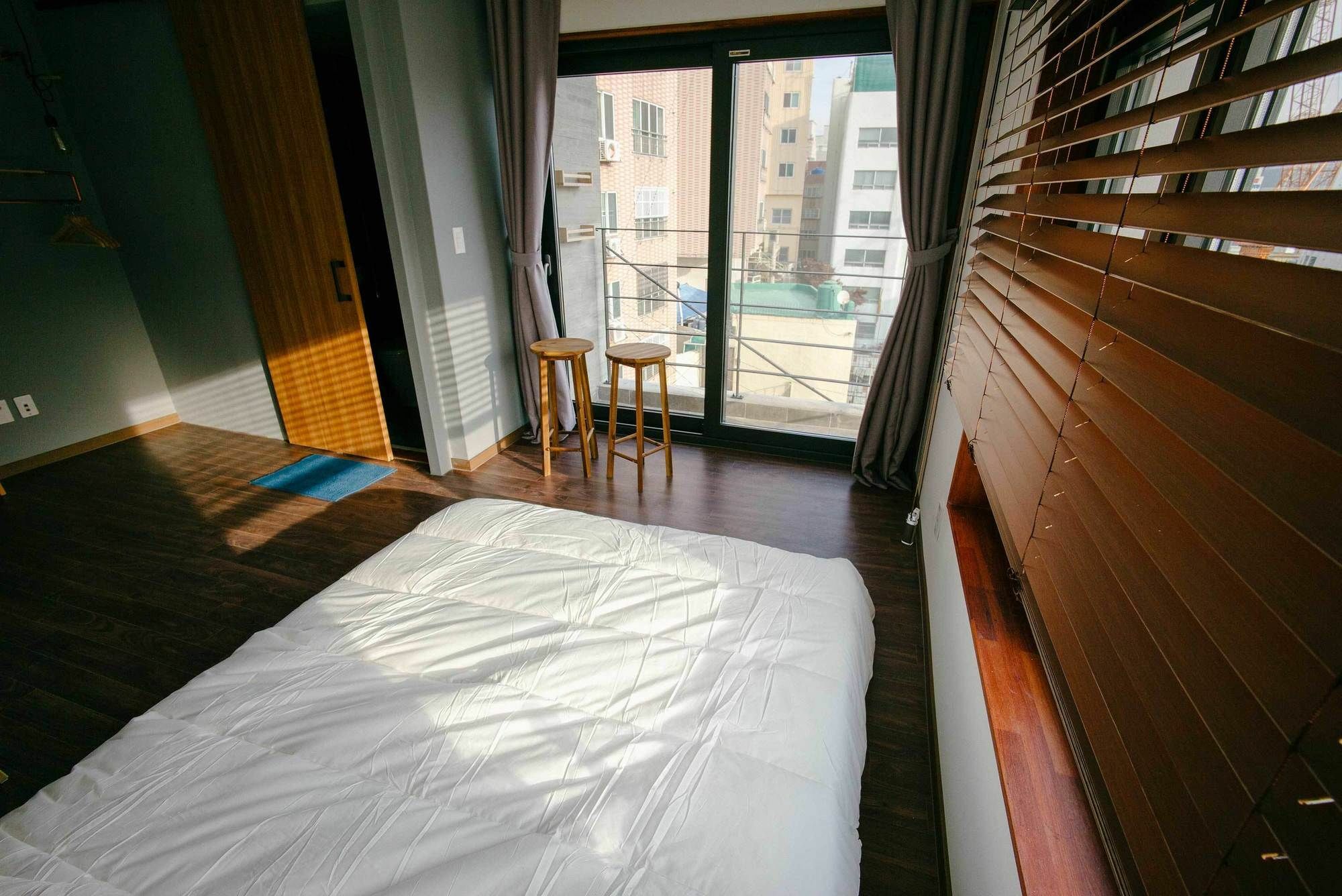Morning Dew Guesthouse Пусан Екстериор снимка